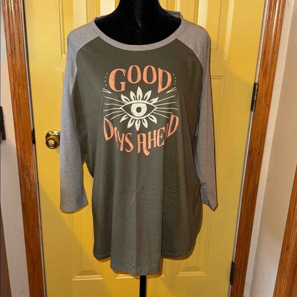 NWOT women’s 2x baseball top